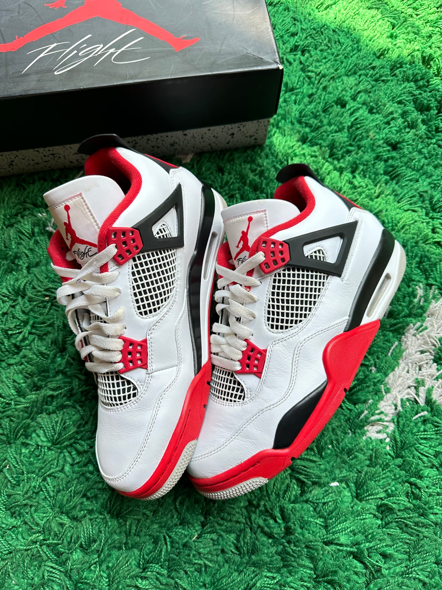 Jordan 4 “Fire Red”