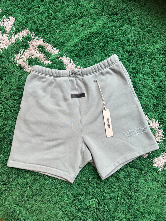 Essentials Shorts “Sycamore”