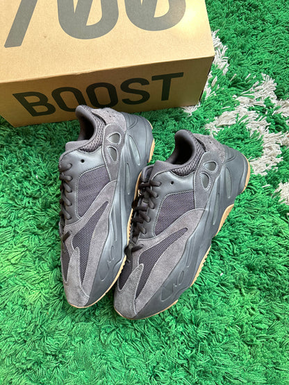 Yeezy 700 “Utility Black”