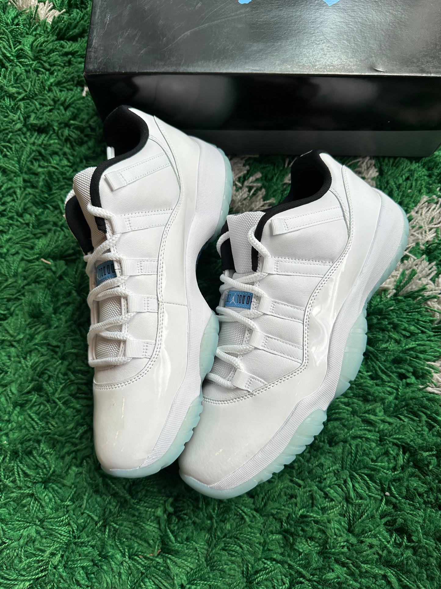 Jordan 11 Low “Legend Blue”