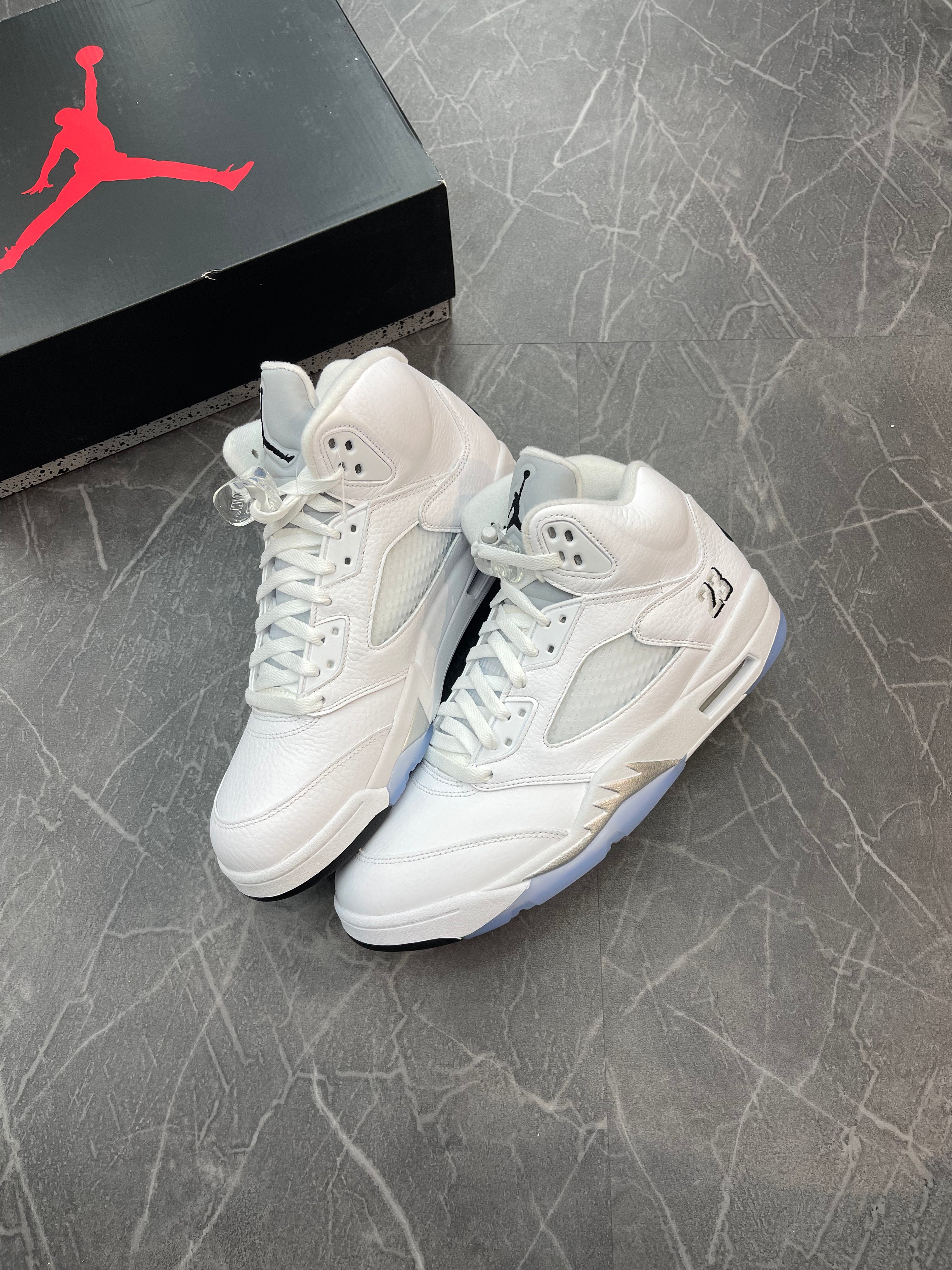 Jordan 5 “White Metallic” (2026)
