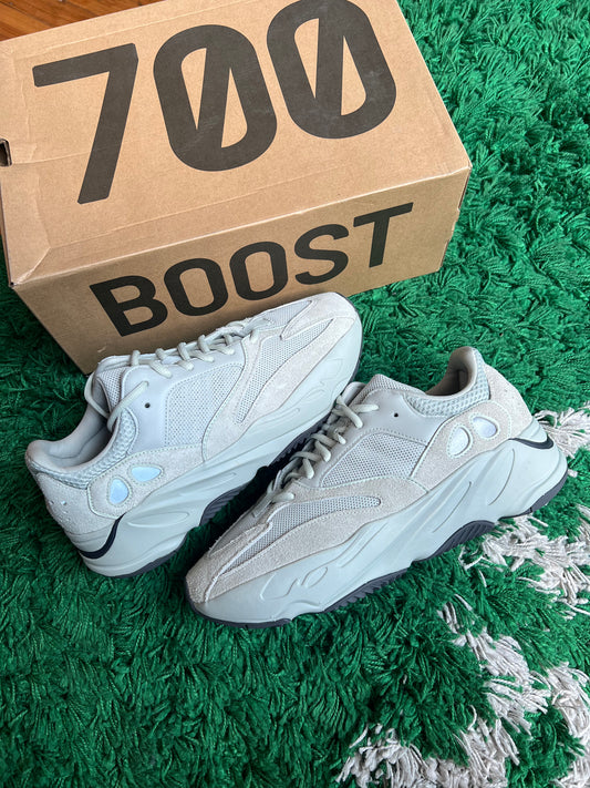 Yeezy 700 “Salt”