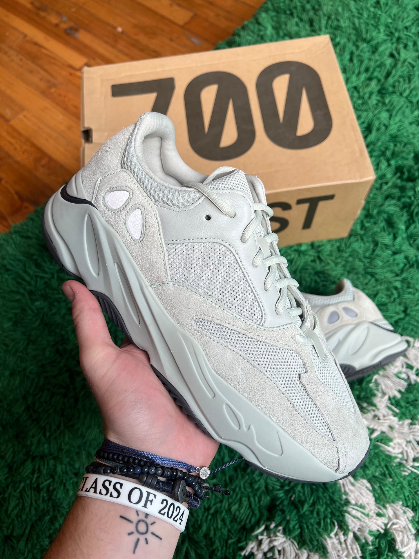 Yeezy 700 “Salt”