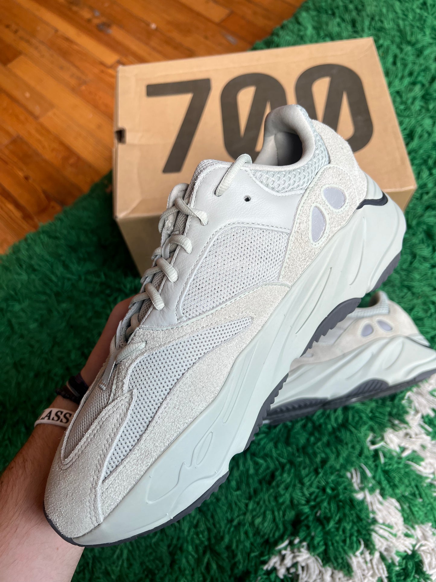 Yeezy 700 “Salt”