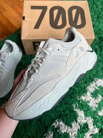 Yeezy 700 “Salt”