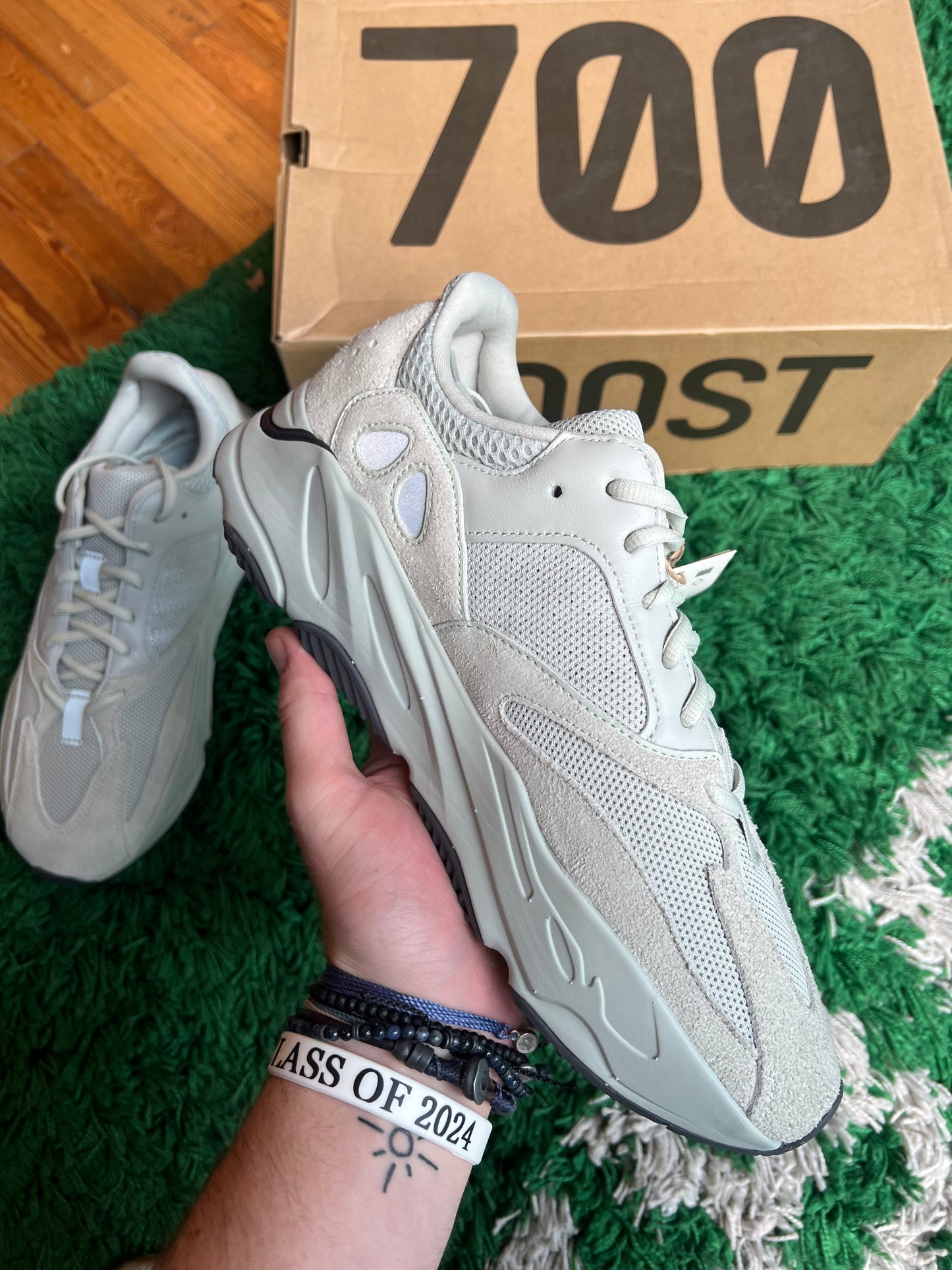 Yeezy 700 “Salt”