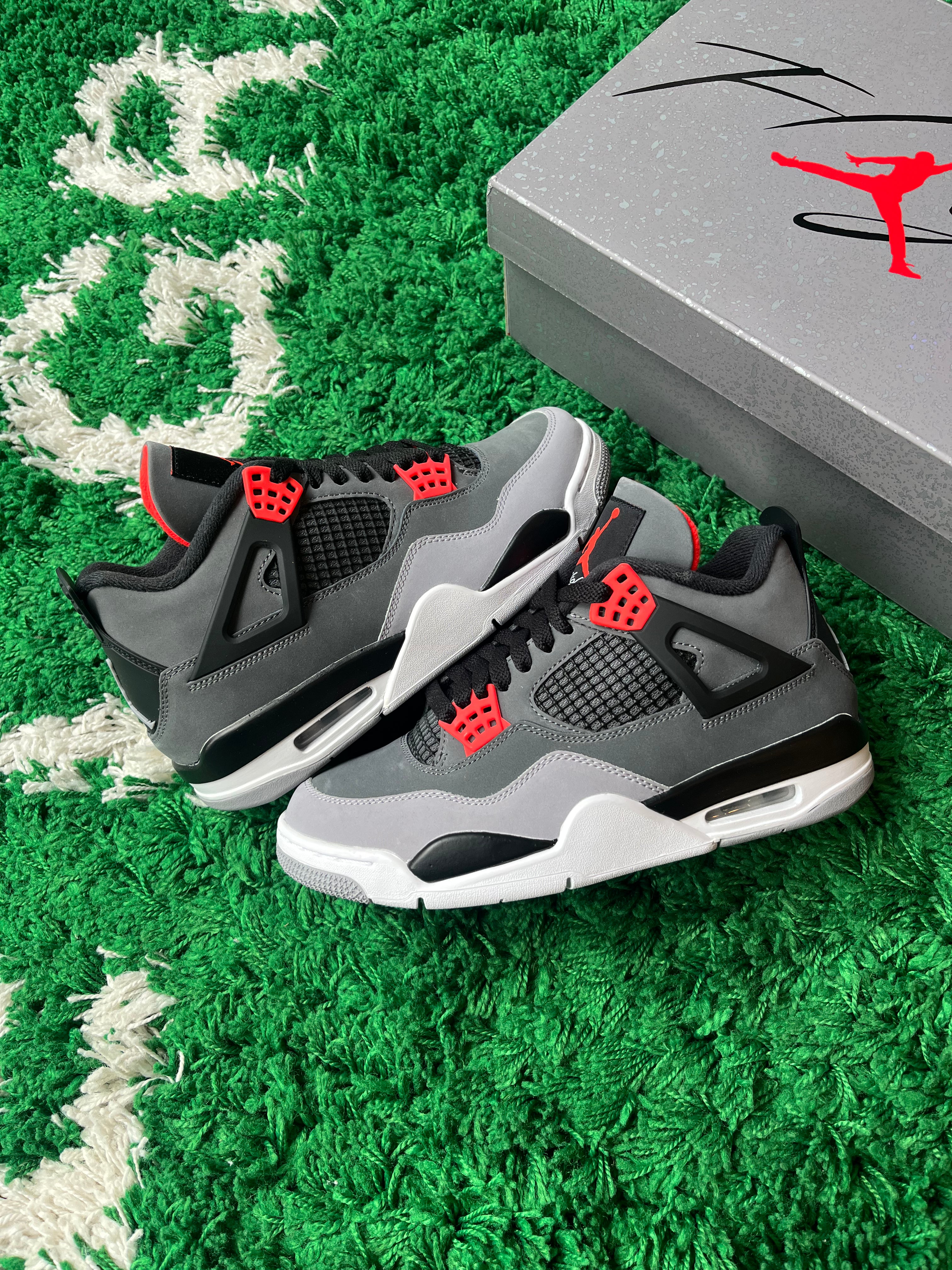 Jordan 4 “Infrared”