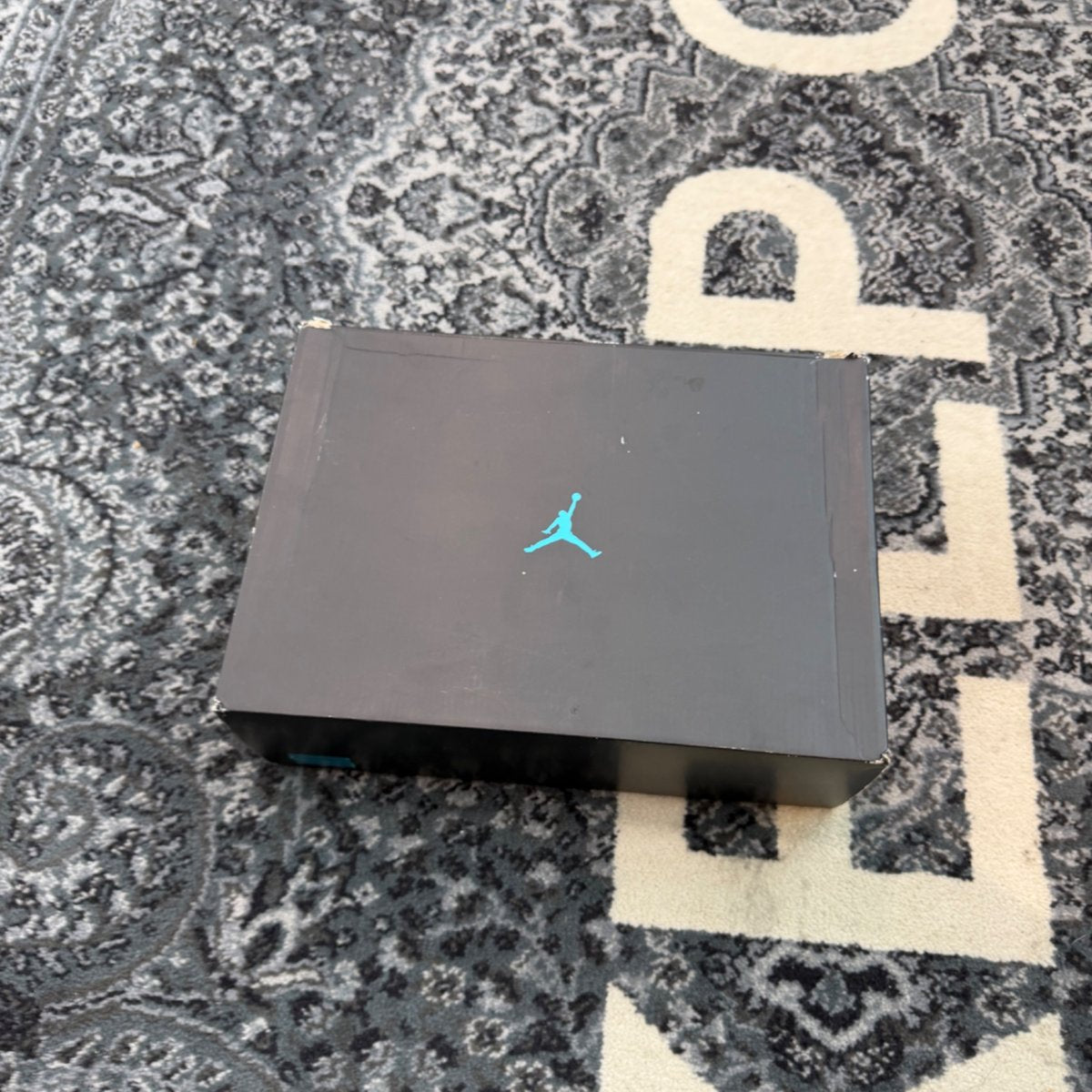 Jordan 11 Retro Gamma Blue (2025) - box
