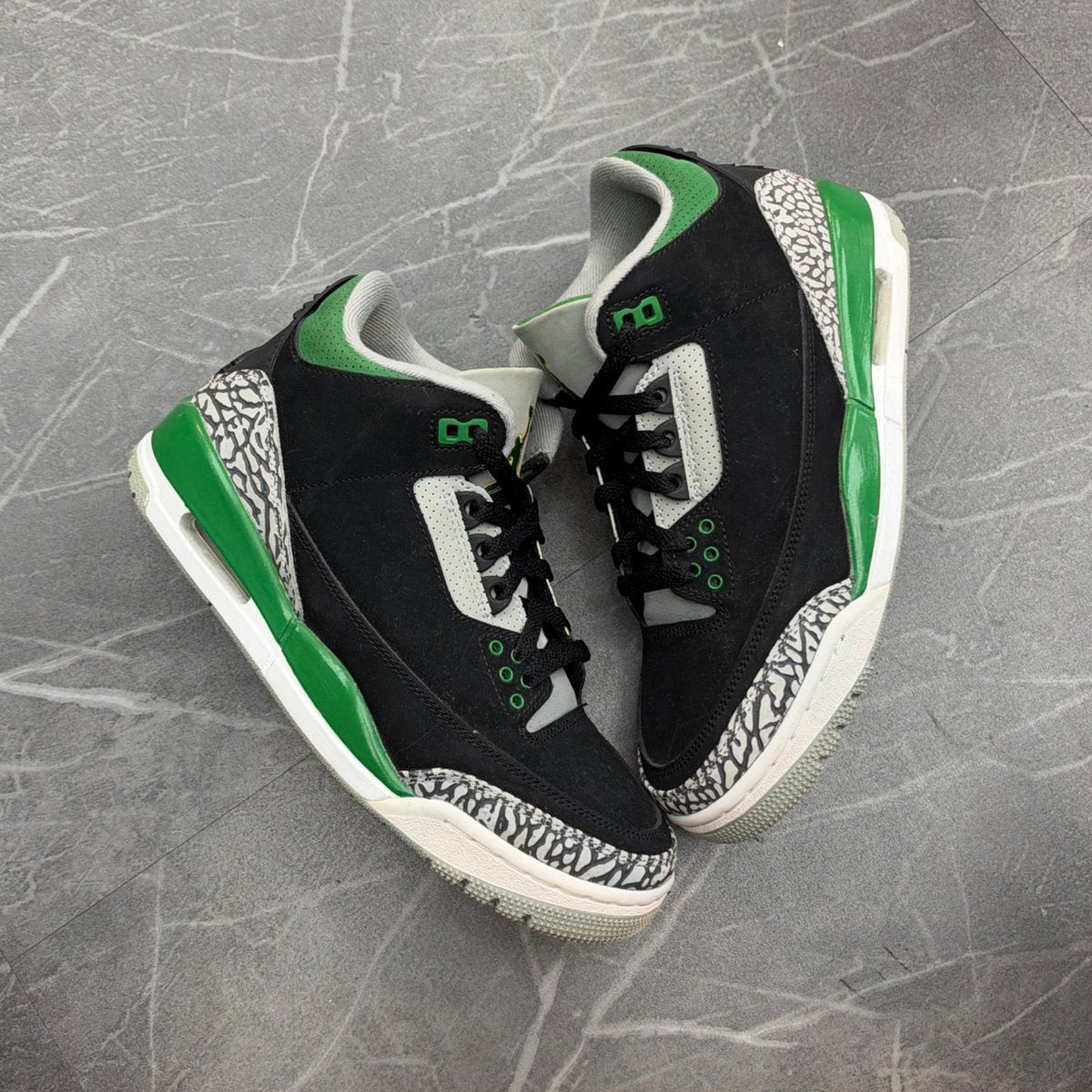 Jordan 3 Retro Pine Green (Size 7) (Lightly Worn)