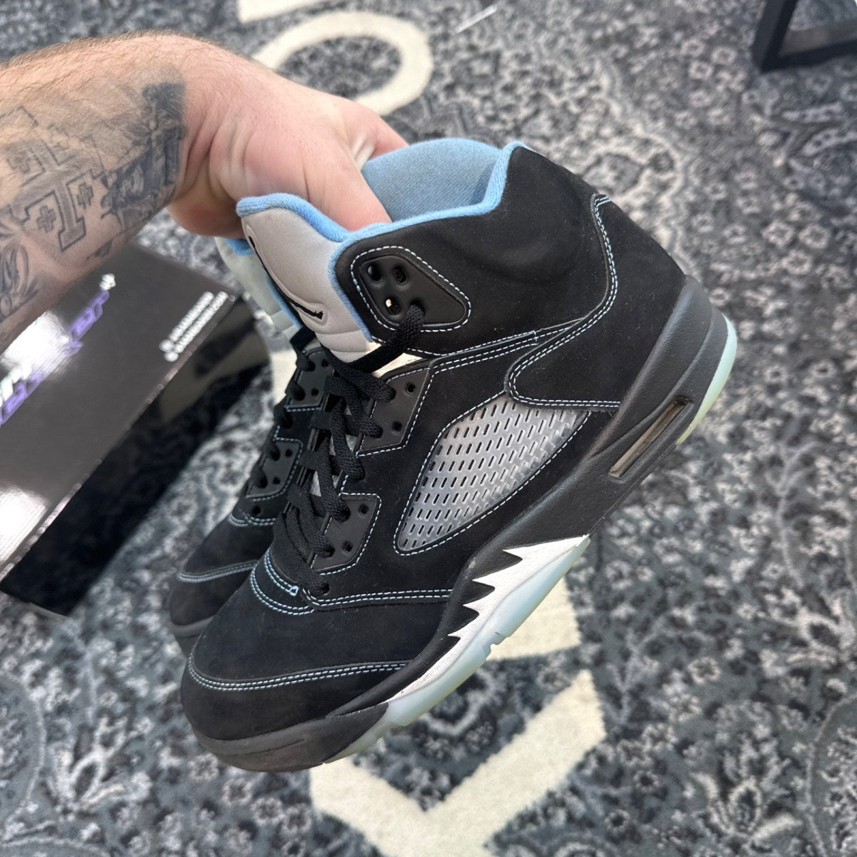 Jordan 5 Retro Black University Blue (2026) - Image 3
