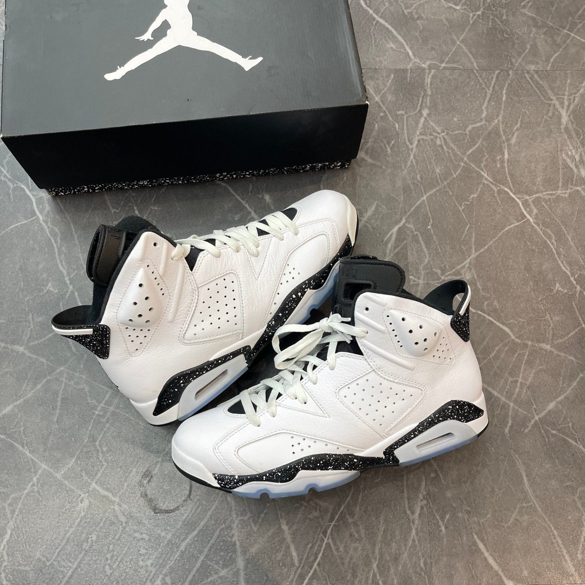 Jordan 6 Retro Reverse Oreo (Size 10.5) (Lightly Worn)