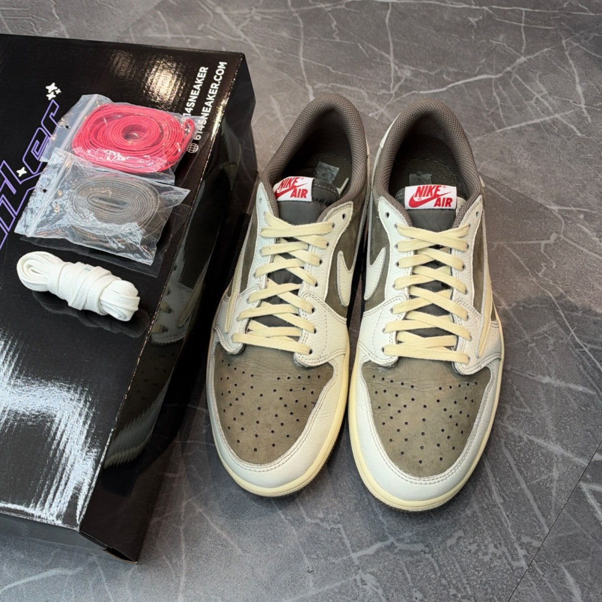 Jordan 1 Retro Low OG SP Travis Scott Reverse Mocha - Image 3