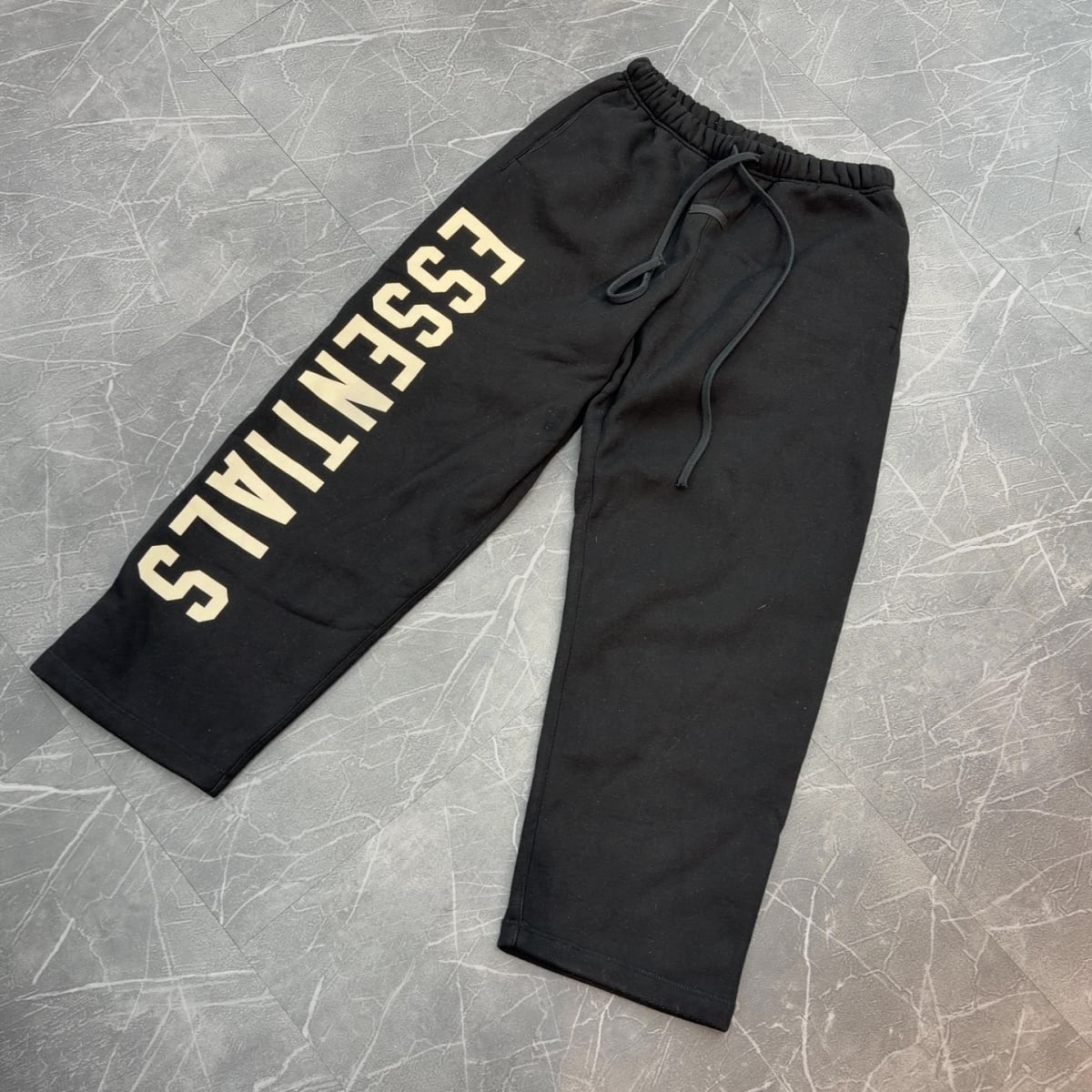 Fear of God Essentials Fleece Relaxed Sweatpant Black (Size S) (Lightly Worn)