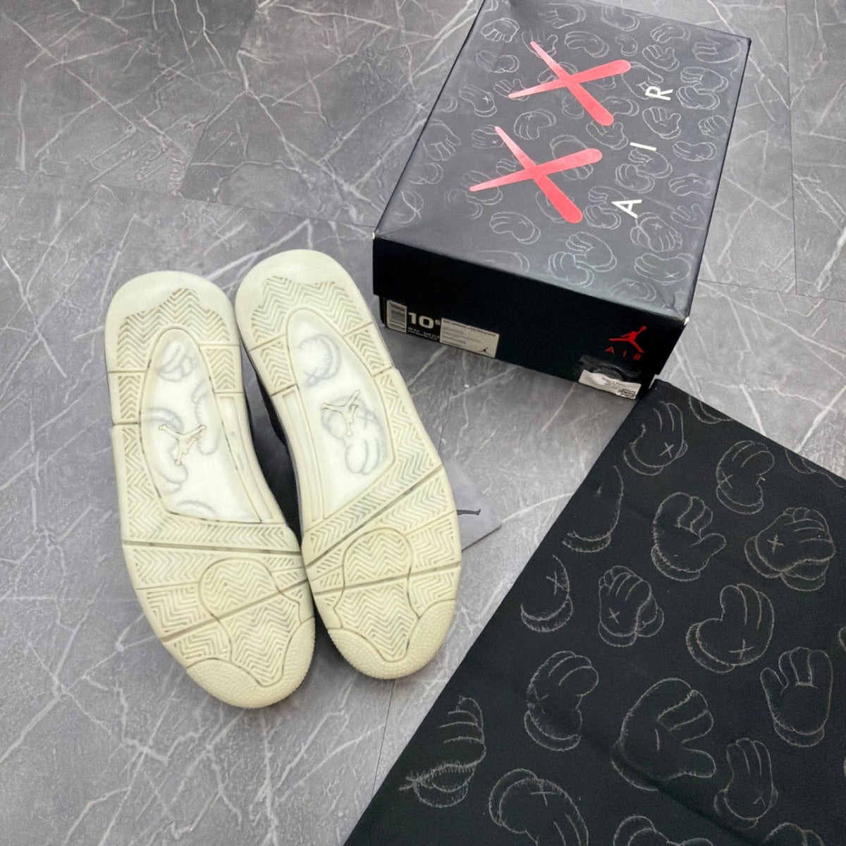 Jordan 4 Retro Kaws (Size 10.5) (Lightly Worn)