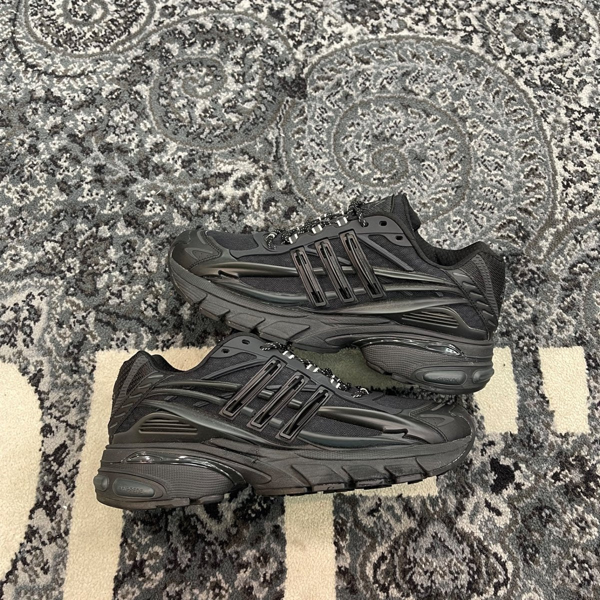 adidas Adistar Jellyfish Pharrell Williams Triple Black (Size 12.5) (VNDS)