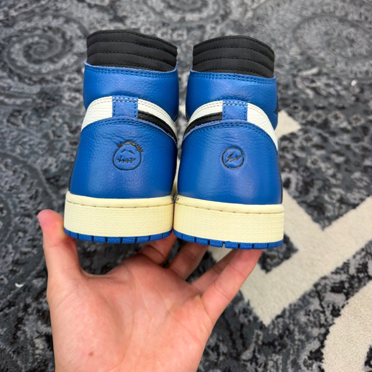 Jordan 1 Retro High OG SP Fragment x Travis Scott - tag
