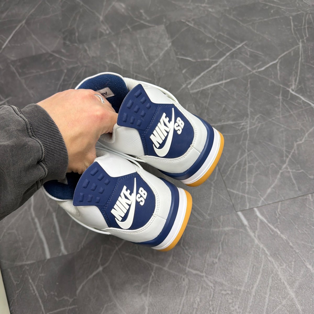 Jordan 4 Retro SB Navy (Size 10) (Lightly Worn)