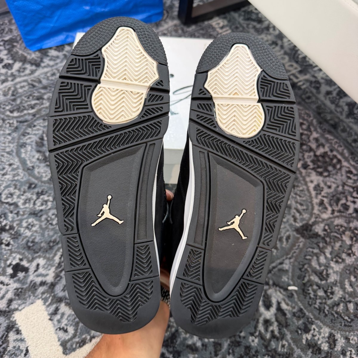 Jordan 4 Retro White Thunder - Image 5