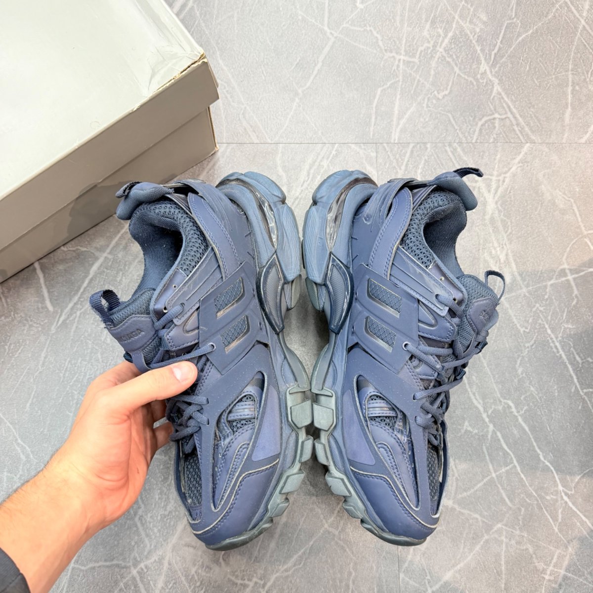 Balenciaga Track Blue Pearl - tag