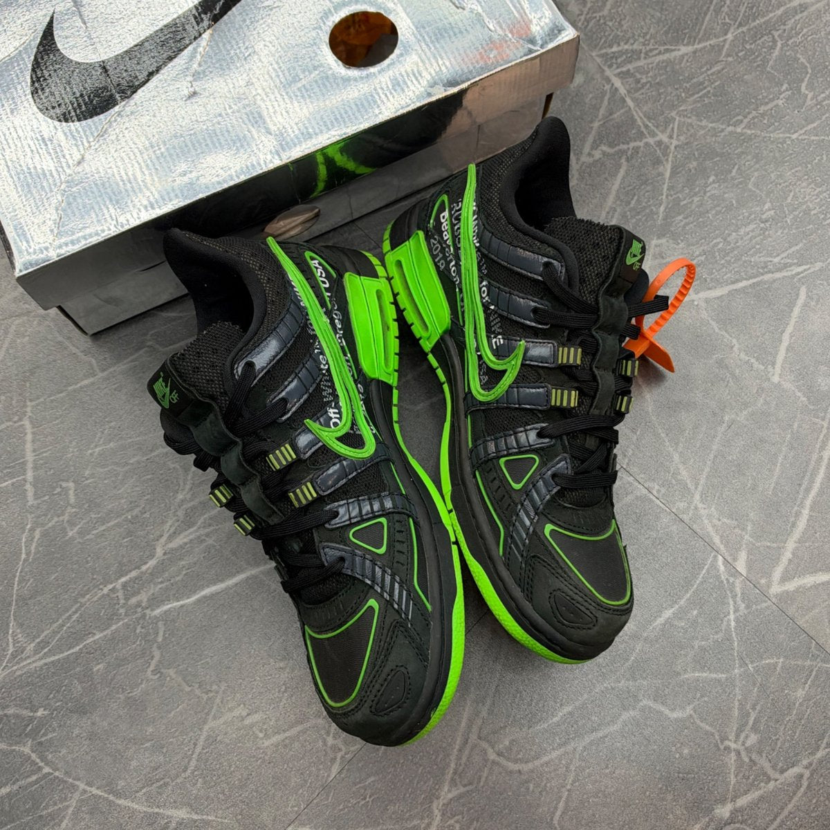 Nike Air Rubber Dunk Off-White Green Strike (Size 9.5) (Lightly Worn)