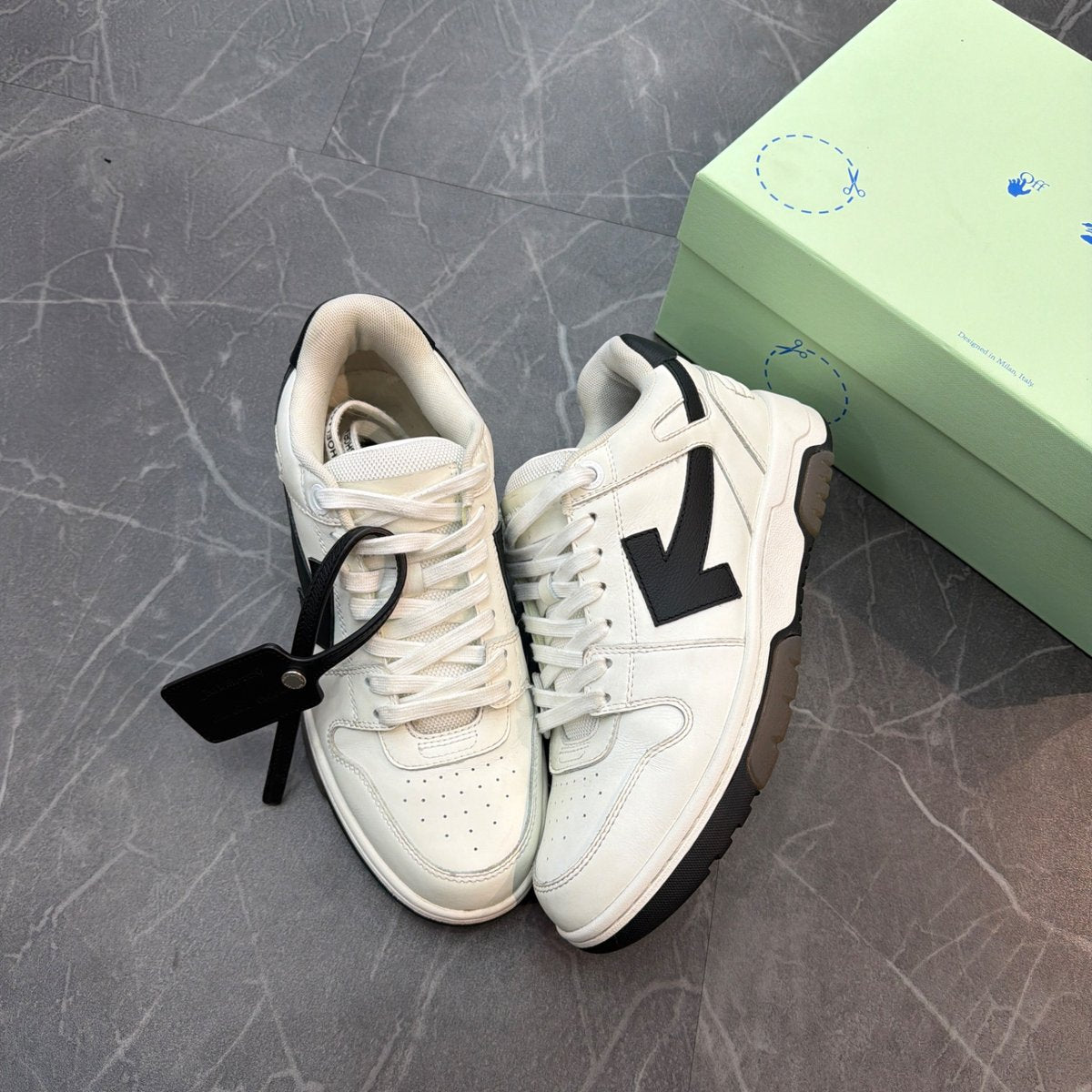 OFF-WHITE Out Of Office "OOO" Low White Black (Women's) - Image 2