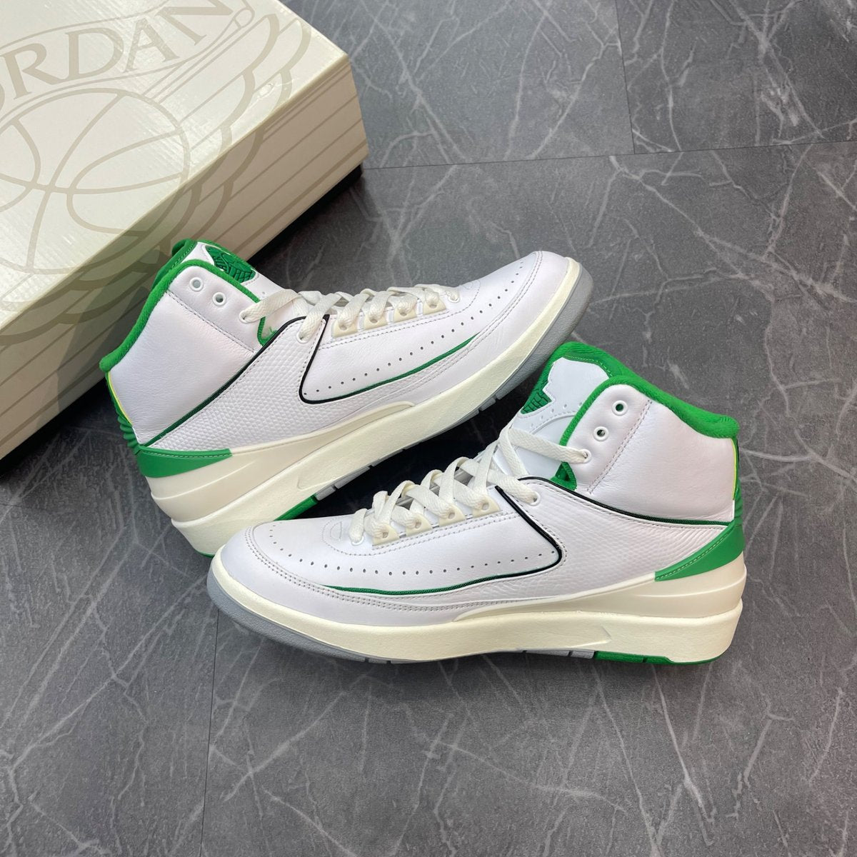 Jordan 2 Retro Lucky Green (Size 10) (Lightly Worn)