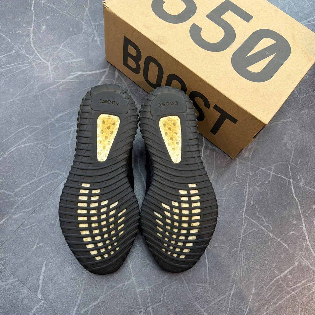 adidas Yeezy Boost 350 V2 Dazzling Blue (Size 12) (Lightly Worn)
