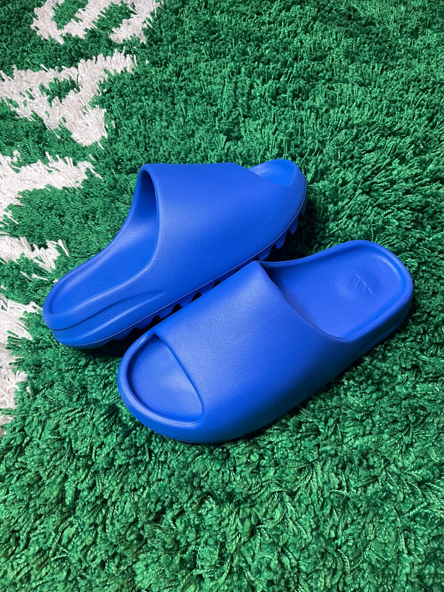 Yeezy Slide “Azure”