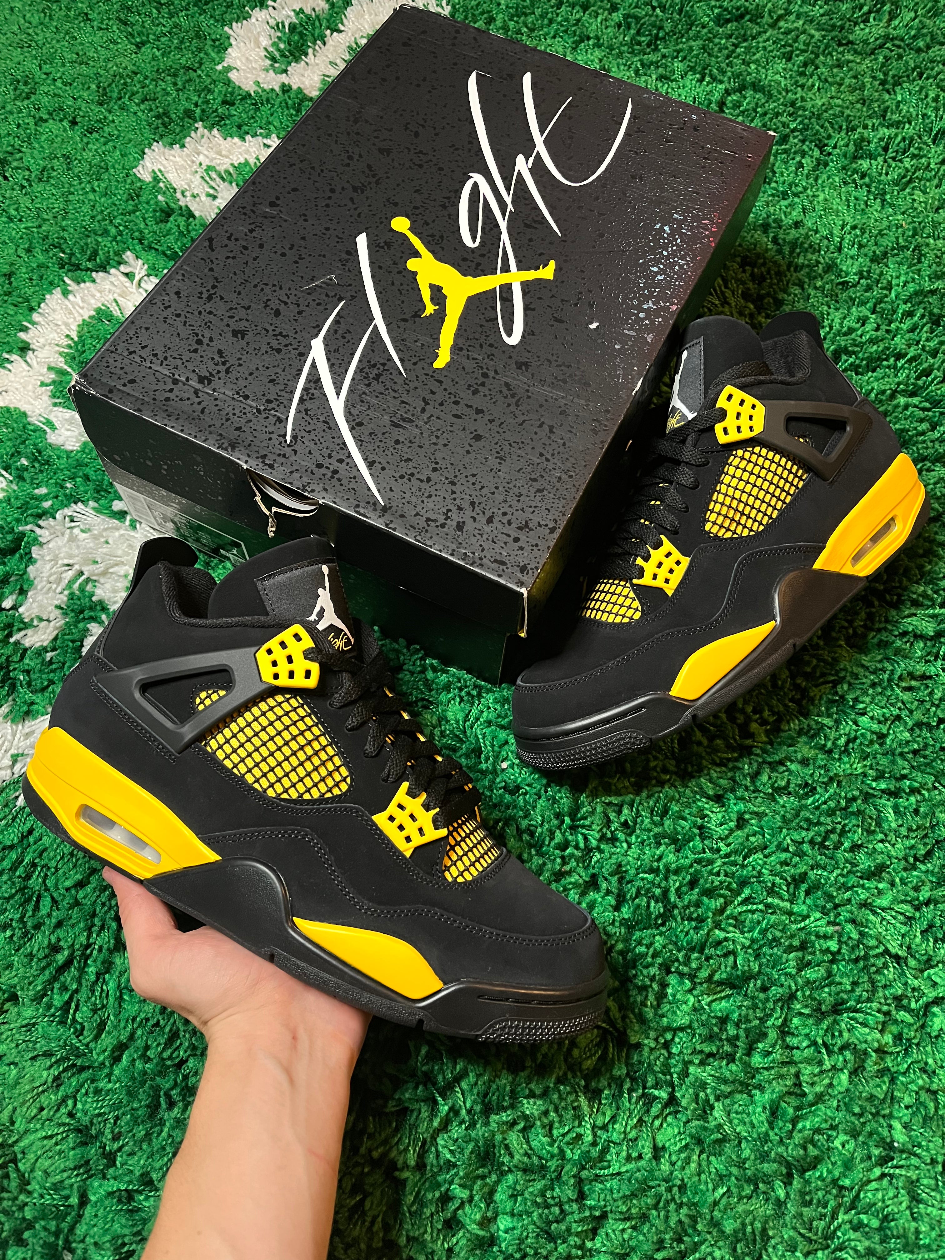 Jordan 4 “Thunder”