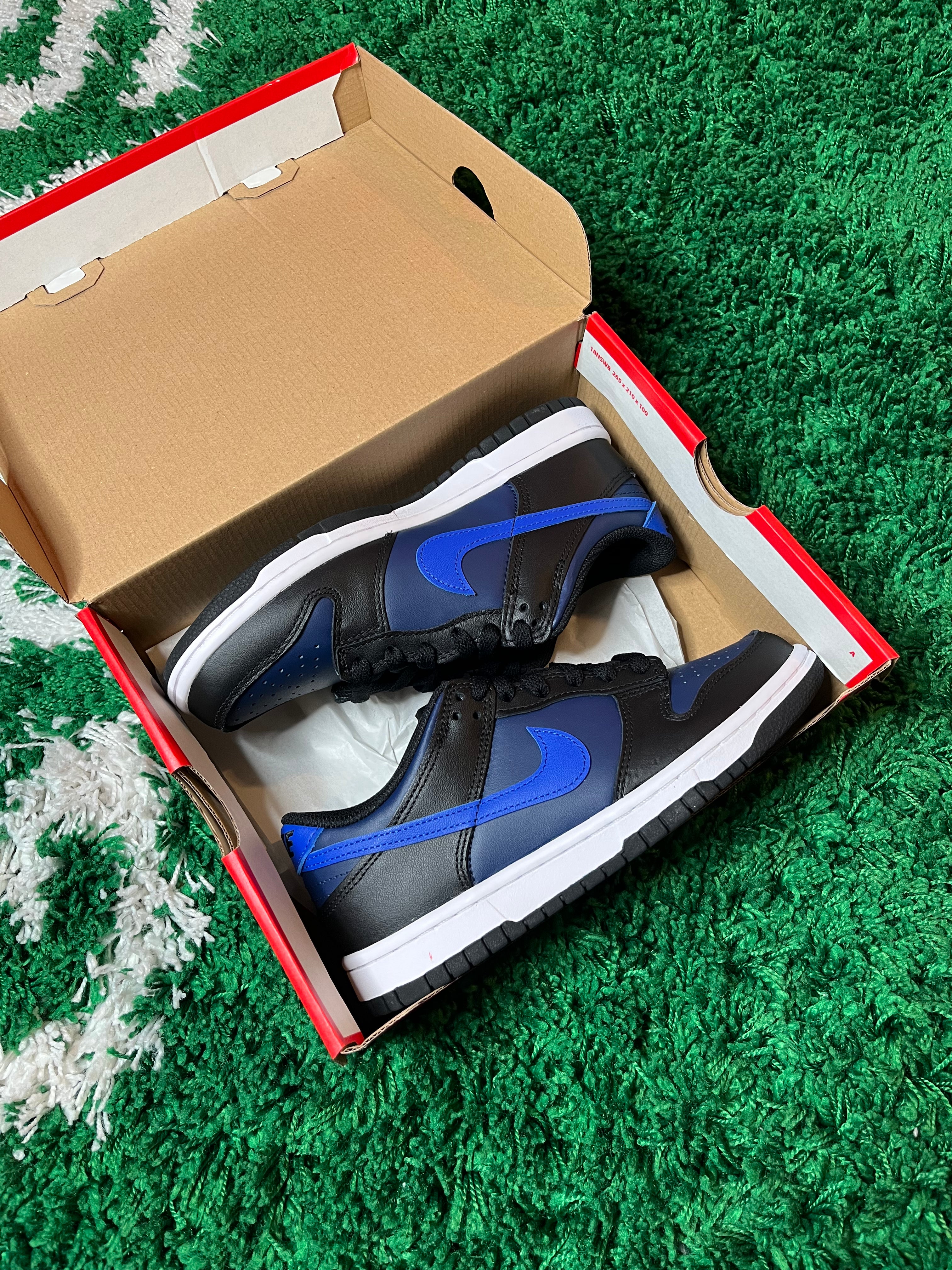 Nike Dunk Low “Midnight Navy”